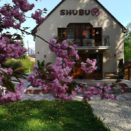 ホテル Shubu Zen Vendeghaz Szilvásvárad エクステリア 写真